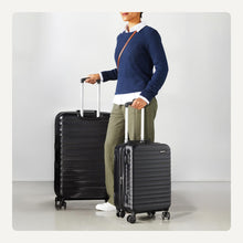 Load image into Gallery viewer, Amazon Basics 2-Piece Set (21", 30"), Hardshell Suitcases With Wheels, Expandable For Up to 25% More Space, With Scratch-Resistant Surface, Four Multi-directional Wheels, Black