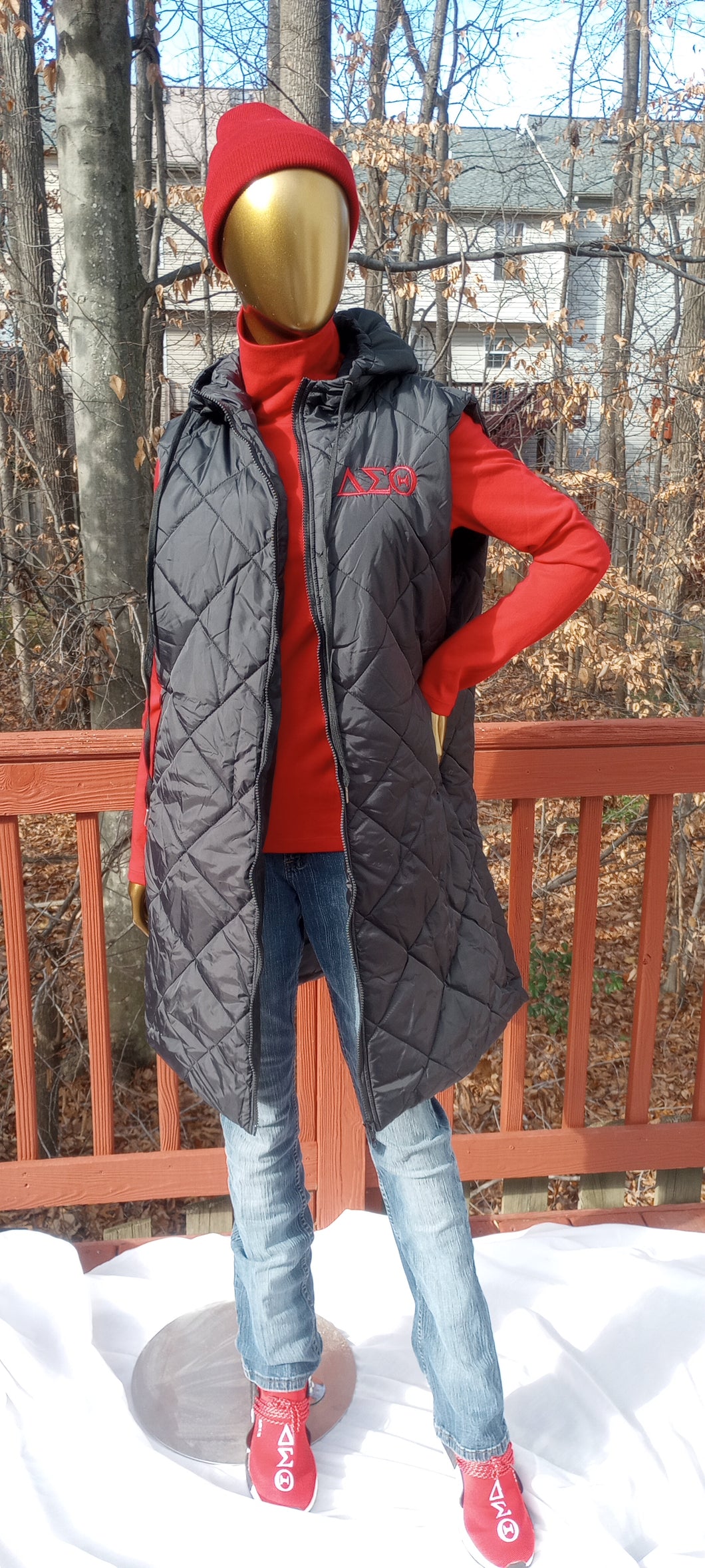 Plus Size Quilted Women's Sleeveless Hooded Winter Coat with Embroidered DST